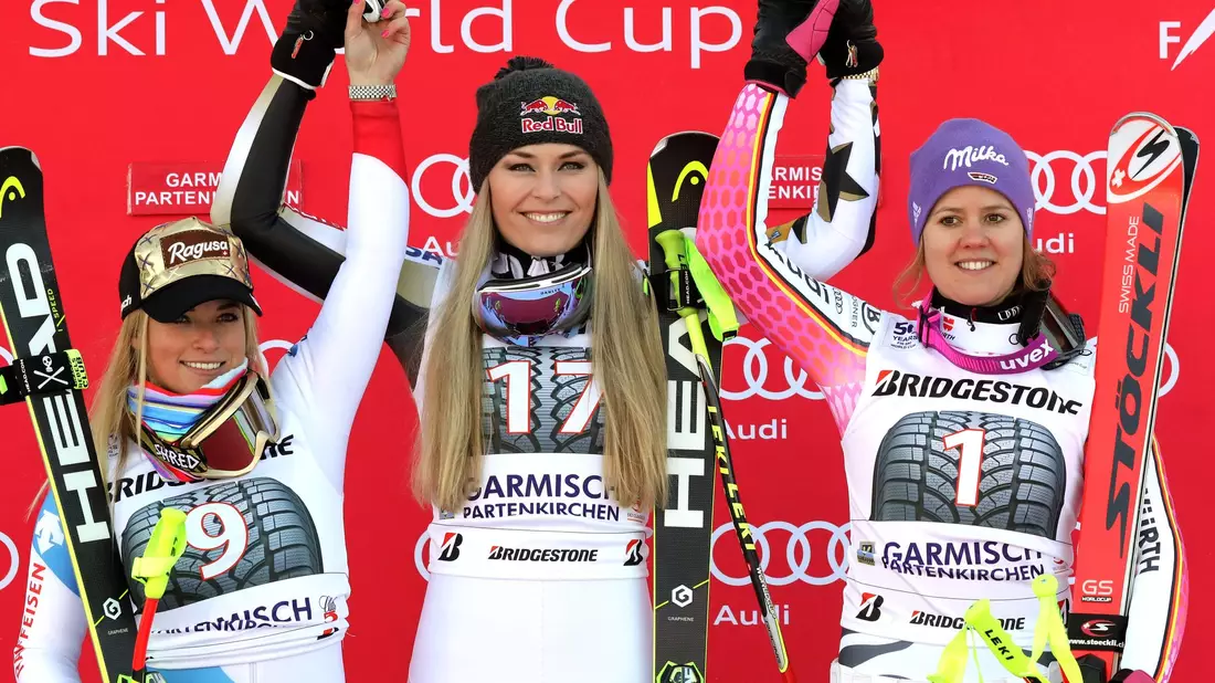 Viktoria Rebensburg (r) traut Lindsey Vonn (M) Großes zu. - Bild: Stephan Jansen/dpa