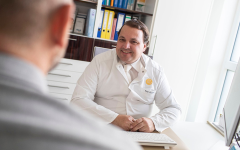 Dermatologie Quist: Nicht-invasive Fettreduktion – wie sich Fettpolster ganz ohne chirurgischen Eingriff reduzieren lassen - Foto: presseportal.de