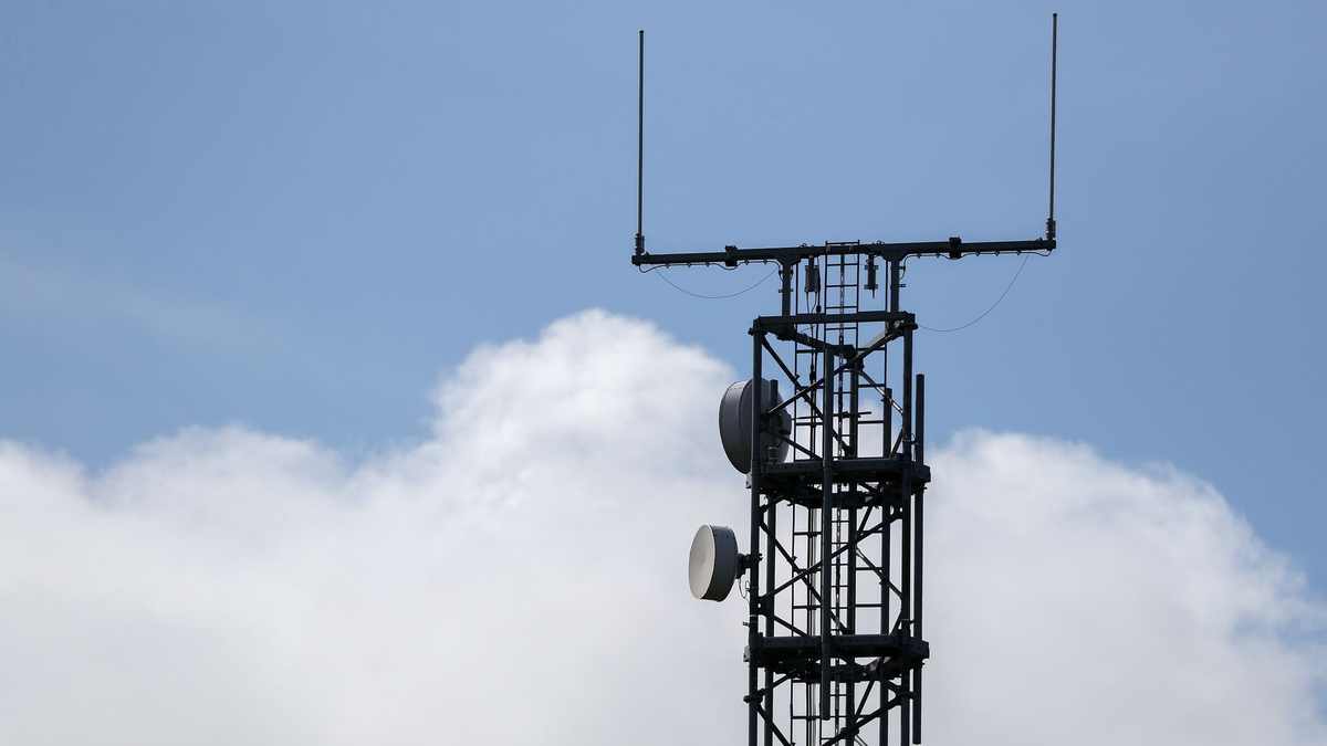 Der bisherige Ausbau verlief schleppend: Nur vier Masten stehen bisher. (Symbolbild) - Foto: Jan Woitas/zb/dpa