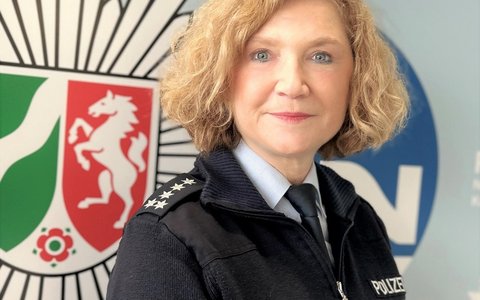 POL-KLE: Erste Polizeihauptkommissarin Manuela Schmickler ist die neue Leiterin der Polizeiwache Emmerich - Foto: presseportal.de