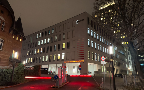 Die Mutter des prominenten Kremlkritikers Kara-Mursa wird in der Charité behandelt.  - Foto: Marco Porzig/TNN/dpa