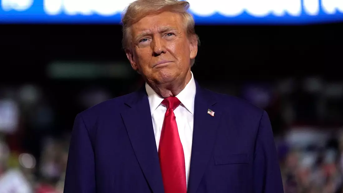 Der designierte US-Präsident Donald Trump droht der EU mit Zöllen. - Bild: Carolyn Kaster/AP/dpa