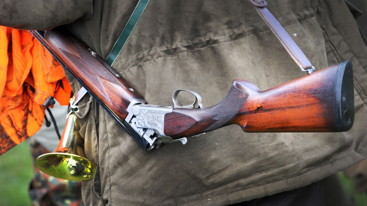 Jäger leben gefährlich - auch wenn sie meist selbst töten und nicht getötet werden. (Archivbild) - Foto: Felix Kästle/dpa