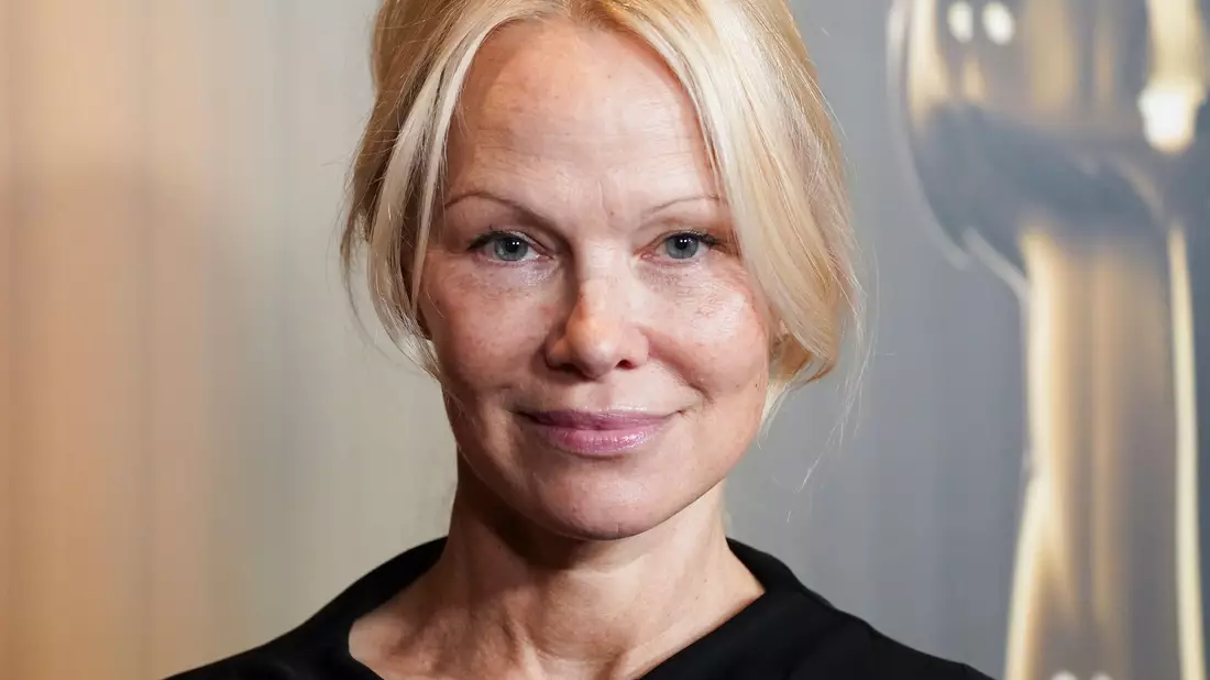 Pamela Anderson fühlt sich derzeit frei wie lange nicht (Archivfoto).  - Bild: Jordan Strauss/Invision via AP/dpa