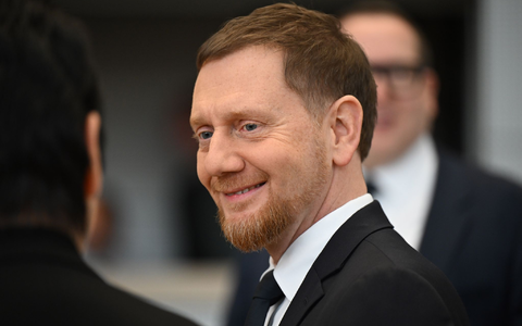 Michael Kretschmer behÀlt als neuer MinisterprÀsident seinen alten Platz im Landtag. - Foto: Robert Michael/dpa Michael Kretschmer behÀlt als neuer MinisterprÀsident seinen alten Platz im Landtag. - Foto: Robert Michael/dpa