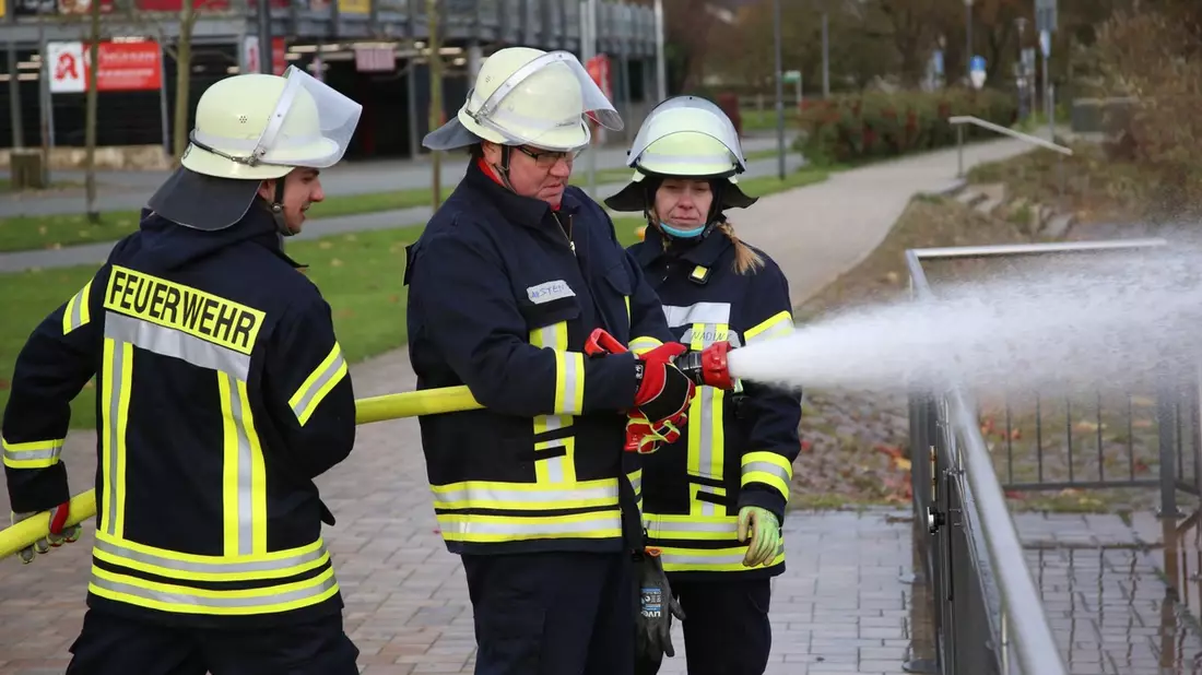 FW Beverungen: Nachwuchs für den Feuerwehrdienst / Truppmannlehrgang Teil 1 + 2 erfolgreich abgeschlossen - Bild: presseportal.de