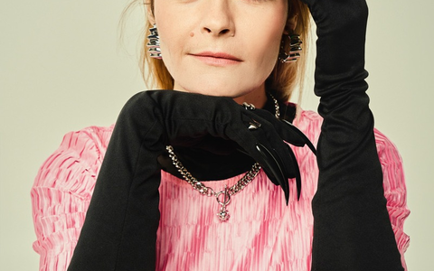 Hazel Brugger wird mit Ehrenpreis beim Poetry Slam Award 2025 ausgezeichnet - Foto: presseportal.de