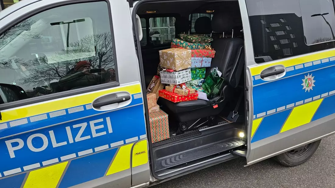 POL-DN: Weihnachtsfreude für Kinder in Frauenhäusern: Polizei Düren setzt Aktion Engel fort - Bild: presseportal.de