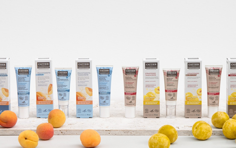 Neue Gesichtspflege von Cattier Paris: Maximierte Wirkung durch Bio-Extrakt-Basis - Foto: presseportal.de
