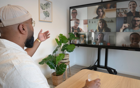 Stevan Bimbasic vom Institut fĂŒr Fortbildung & Beratung verrĂ€t, warum Kitas von einer starken Leitung profitieren - Foto: presseportal.de Stevan Bimbasic vom Institut fĂŒr Fortbildung & Beratung verrĂ€t, warum Kitas von einer starken Leitung profitieren - Foto: presseportal.de