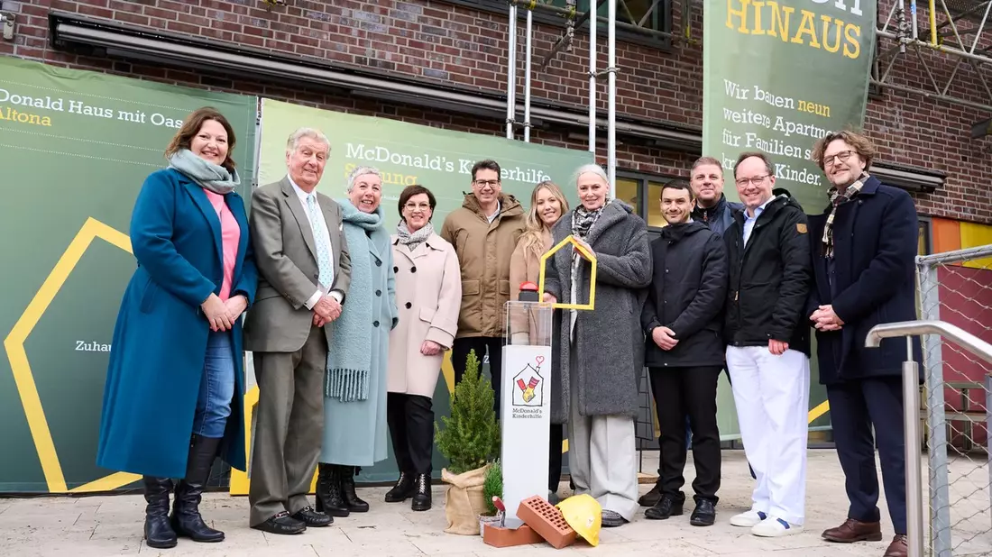 Baustart: Eine weitere Etage im Ronald McDonald Haus mit Oase Hamburg-Altona entsteht auf dem Gelände des Altonaer Kinderkrankenhauses - Bild: presseportal.de