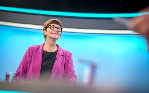 SPD-Chefin Esken sagt, Scholz habe sich «warmherzig» bei ihr entschuldigt. - Foto: Kay Nietfeld/dpa