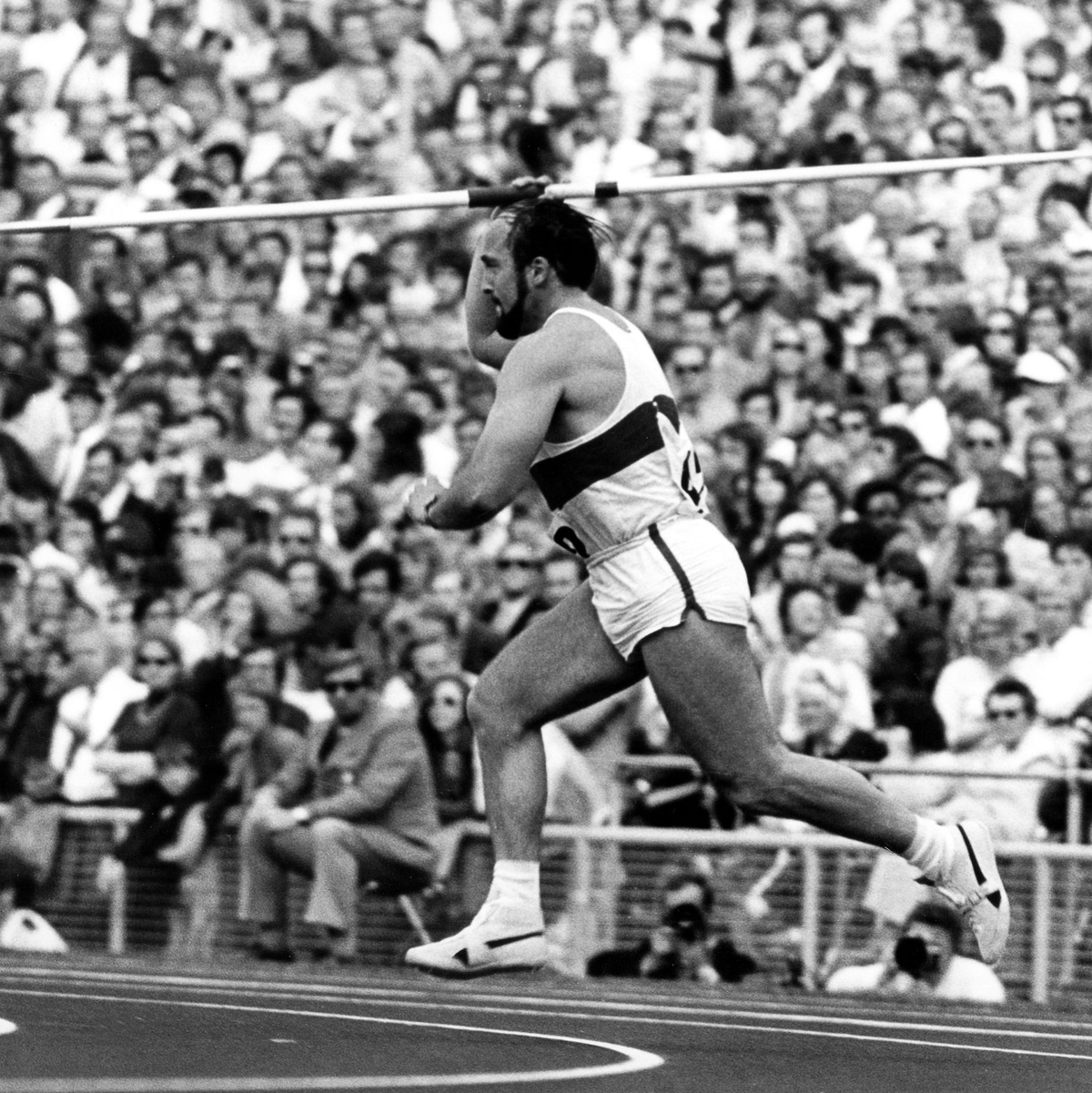 Klaus Wolfermann holte 1972 bei den Olympischen Spielen in München Gold. - Foto: -/dpa
