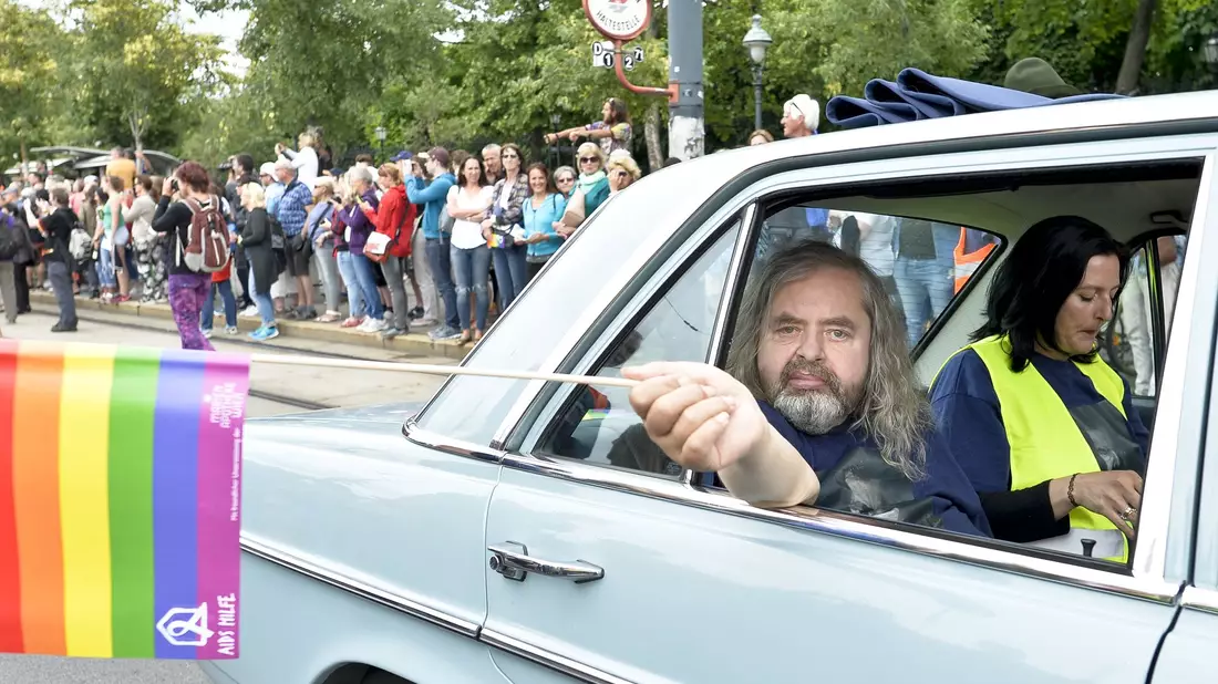 Hermes Phettberg lebte seine Sexualität offen aus. (Bild: Archiv) - Bild: picture alliance / Herbert Neubauer/APA/dpa
