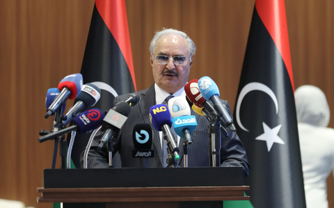 Dem ostlibyschen Machthaber Haftar käme russische Luftverteidigungssysteme sowie Angriffswaffen gelegen. (Archivbild) - Foto: Khaled Nasraoui/dpa