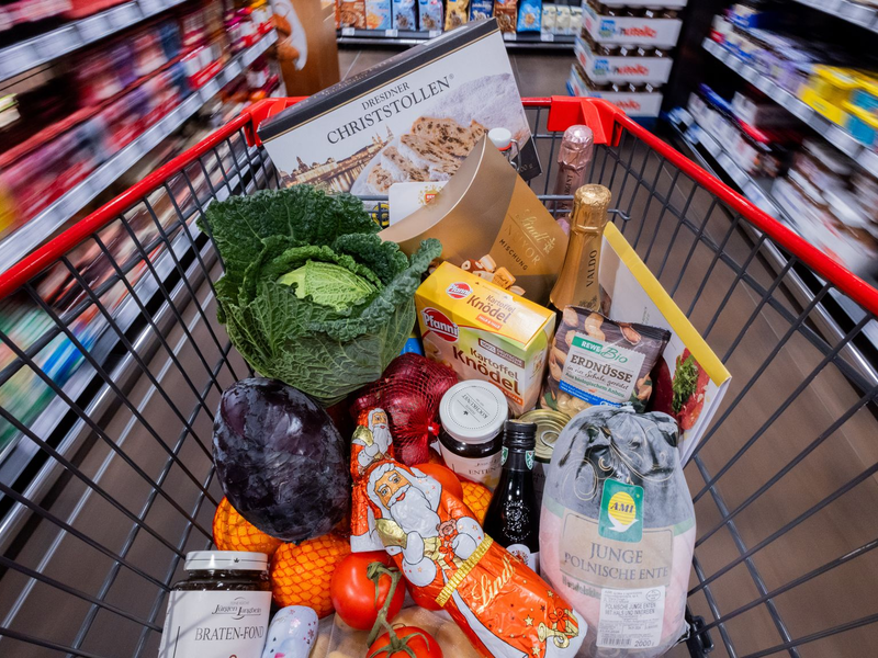 Die Stimmung der Verbraucher in Deutschland wird in den nächsten Wochen Experten zufolge nicht wesentlich besser (Symbolbild).  - Foto: Rolf Vennenbernd/dpa