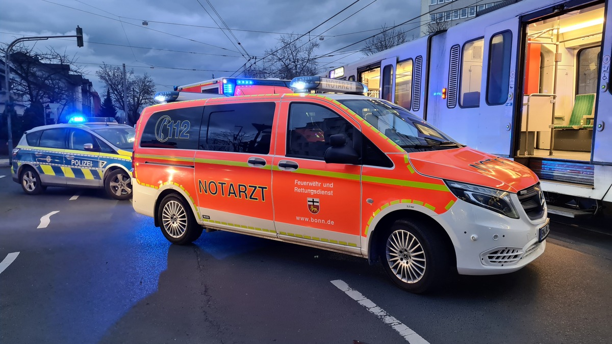 FW-BN: Kollision zwischen Straßenbahn und PKW - Foto: presseportal.de