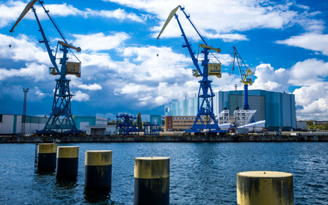 Der Kieler U-Bootbauer Thyssenkrupp Marine Systems (TKMS) will einen dreistelligen Millionenbetrag in den Standort Wismar investieren. (Archivbild) - Foto: Jens Büttner/dpa