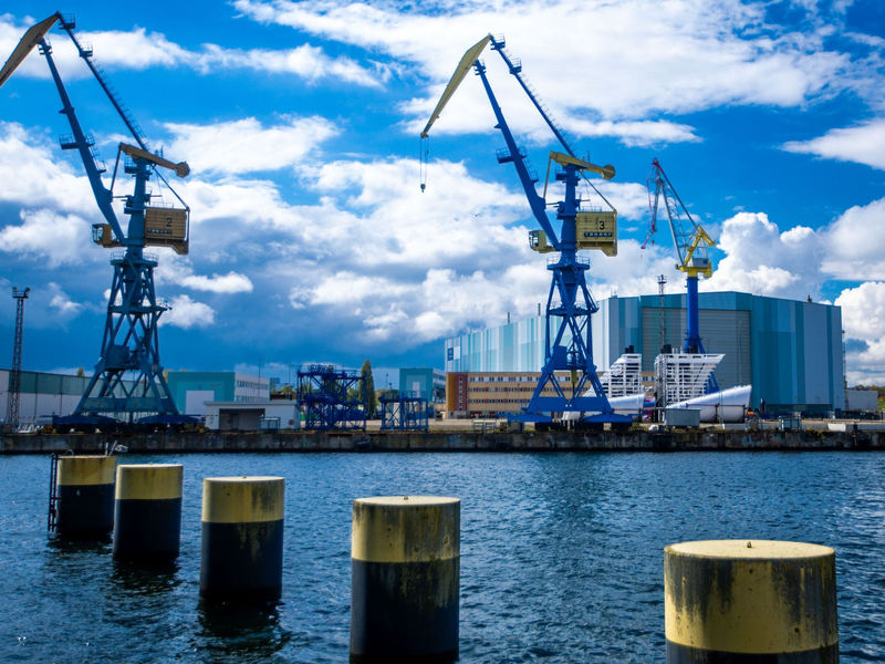 Der Kieler U-Bootbauer Thyssenkrupp Marine Systems (TKMS) will einen dreistelligen Millionenbetrag in den Standort Wismar investieren. (Archivbild) - Foto: Jens Büttner/dpa