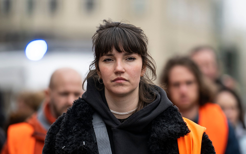 Carla Hinrichs hat die Gruppe Letzte Generation mitgegründet - und kündigt nun einen tiefgreifenden Wandel an. (Archivbild) - Foto: Hannes P. Albert/dpa