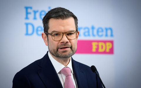 Generalsekretär Buschmann appelliert an Union und SPD, sich zu einem Fairnessabkommen für den Wahlkampf einigungsbereit zu zeigen. - Foto: Bernd von Jutrczenka/dpa