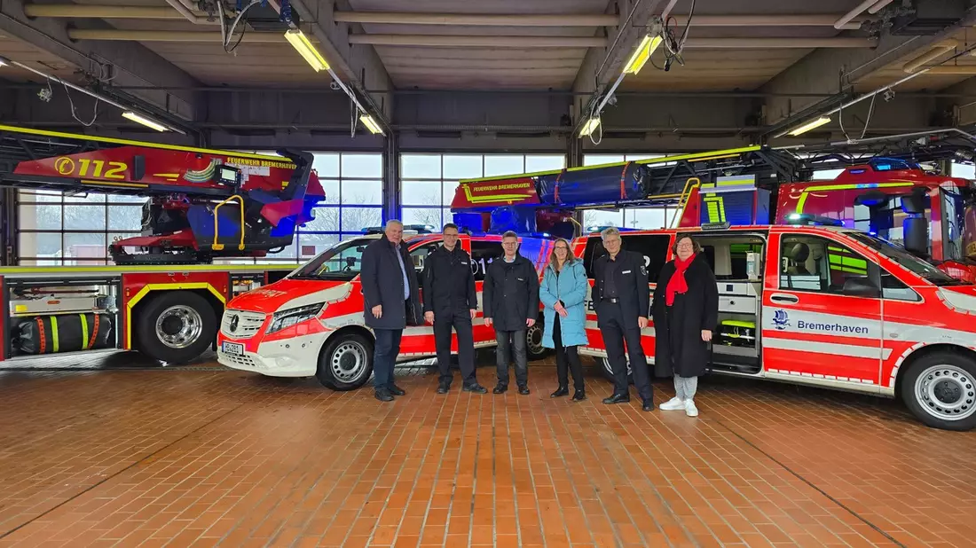 FW Bremerhaven: Vier neue Fahrzeuge für die Feuerwehr Bremerhaven - Bild: presseportal.de