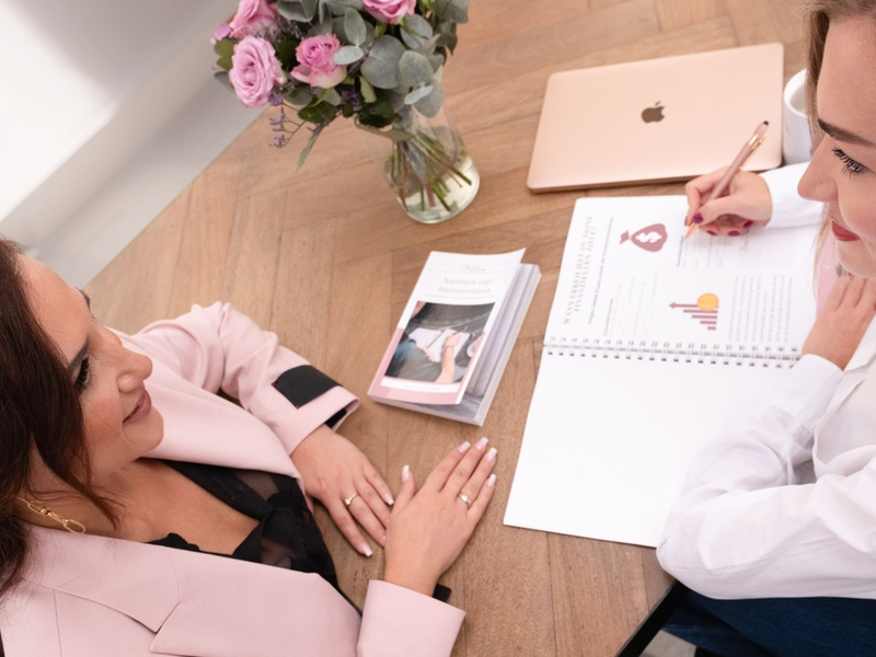Finanzielle Freiheit für Frauen: Emilia Bolda von Investiere.Dich.Frei erklärt, wie das gelingt – und welche Rolle Neo-Feminismus und Intersektionalität dabei spielen - Foto: presseportal.de