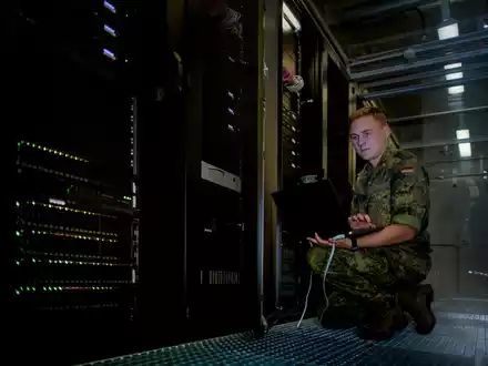 Verteidigungsministerium erhält neuen Rechenzentrumsverbund / Kritische IT-Services damit noch besser abgesichert - Foto: presseportal.de
