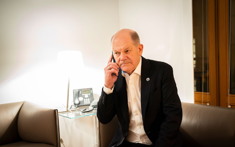 Bilder von Telefonaten des Kanzlers verbreitet das Kanzleramt nur in besonderen Ausnahmefällen. - Foto: Steffen Kugler/Bundesregierung/dpa