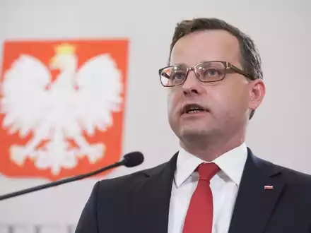 Polens früherer Vize-Justizminister Marcin Romanowski wird wegen Korruptionsverdachts gesucht. (Archivbild) - Foto: Mateusz Marek/PAP/dpa