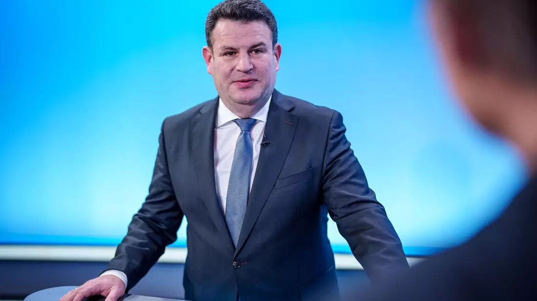 Bundesarbeitsminister Heil will auch bei der aktuell ungünstigen Wirtschaftslage entschlossen Wahlkampf machen. - Bild: Michael Kappeler/dpa
