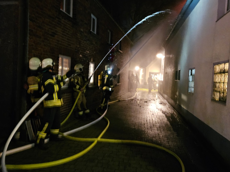 FW Datteln: Ausgedehnter Dachstuhlbrand im Ortsteil Ahsen - Foto: presseportal.de