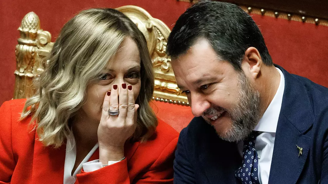 Italiens Vize-Ministerpräsident Matteo Salvini, hier zusammen mit Regierungschefin Giorgia Meloni, drohen sechs Jahre Haft. (Archivbild) - Bild: Roberto Monaldo/LaPresse via ZUMA Press/dpa
