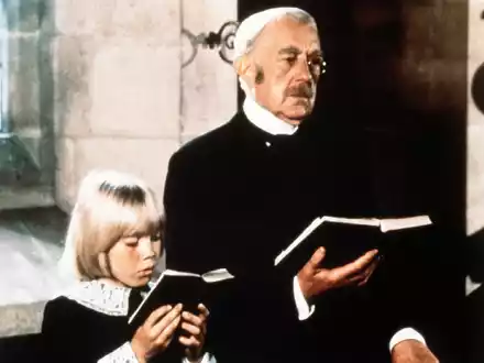 Im Weihnachtsfilm «Der kleine Lord» zeigt auch der hartherzige Earl plötzlich seine weiche Seite. Das Genre Weihnachtsfilm sollte man nicht als Kitsch abtun, sagt die Medienforscherin Irmtraud Hnilica. - Foto: ARD Degeto/dpa