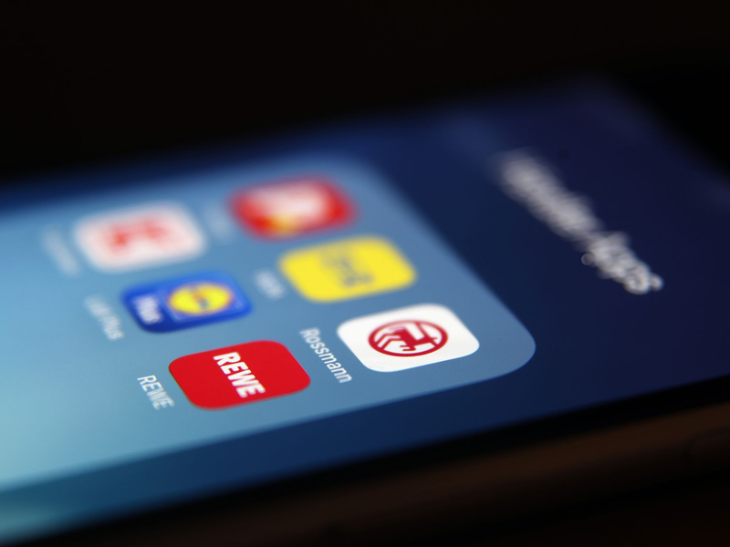 Die Bonus-Apps der Handelsketten werden von vielen Kunden genutzt. (Archivbild) - Foto: Karl-Josef Hildenbrand/dpa
