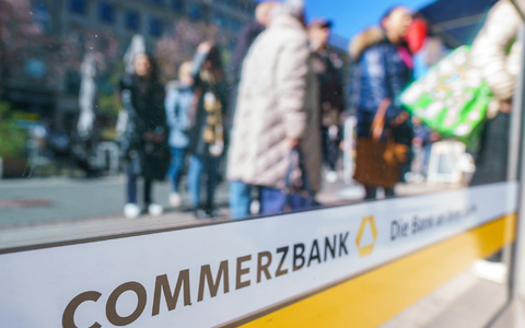 Beratung in Filialen soll besser werden (Archivbild) - Foto: Andreas Arnold/dpa