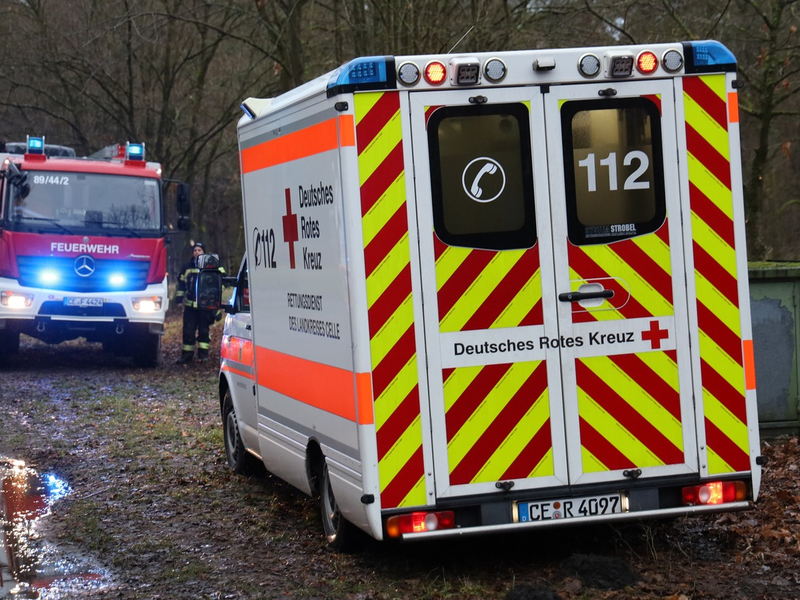 FW Hambühren: Feuerwehren rücken zu vermeintlicher Explosion in Wohnhaus aus - Foto: presseportal.de