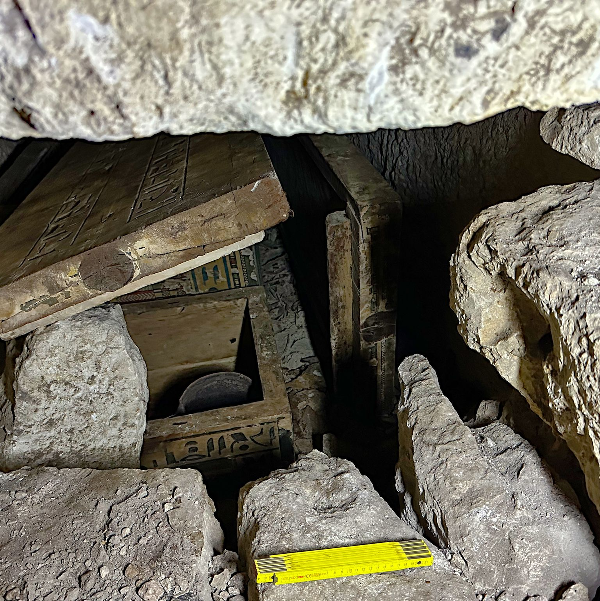 Die Ritualtexte auf dem Sarg enthalten unter anderem Tipps dazu, wie der Übergang ins Jenseits gelingt. - Foto: Andrea Kilian/Jochem Kahl, The Asyut Project/dpa