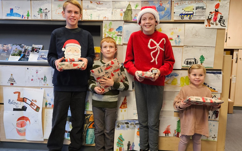 POL-DN: Die Polizei rettet Weihnachten: Gewinner des Weihnachts-Malwettbewerbs geehrt - Foto: presseportal.de