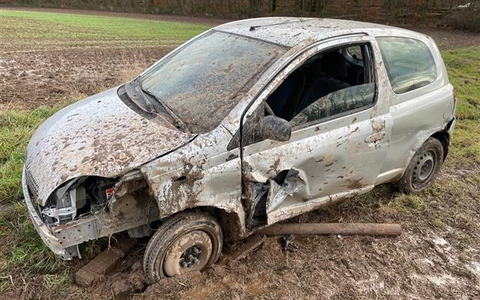 POL-PDKL: Demolierter Pkw aufgefunden - Foto: presseportal.de
