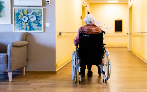 Der Pflegebeitrag wird 2025 weiter erhöht. (Archivbild) - Foto: Frank Molter/dpa