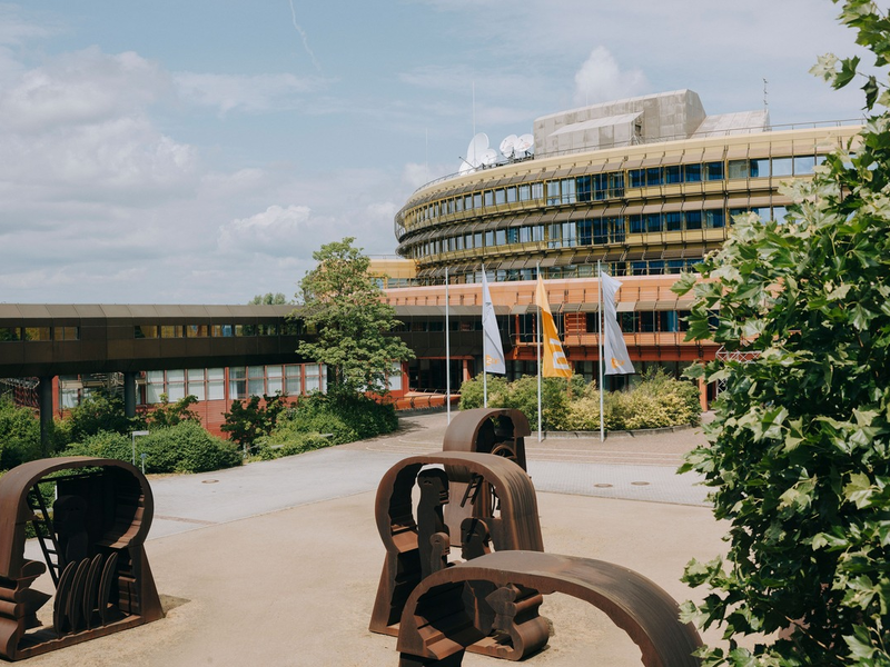 ZDF-Familie erreicht 2024 besten Wert seit 1992 / Intendant Himmler: Publikum setzt auf Qualität der Berichterstattung - Foto: presseportal.de