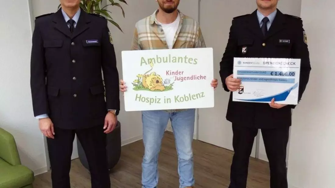 BPOL-TR: Bundespolizei Trier spendet 1.400 Euro an Kinder-/Jugendhospiz in Koblenz - Bild: presseportal.de