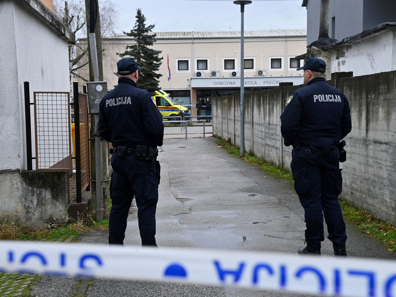 Nach einem Angriff in einer Schule in Zagreb ist die Polizei im Einsatz. Der Täter hat mit einem Messer ein Kind getötet und vier weitere Menschen verletzt. - Foto: Ronald Gorsic/Cropix/AP/dpa