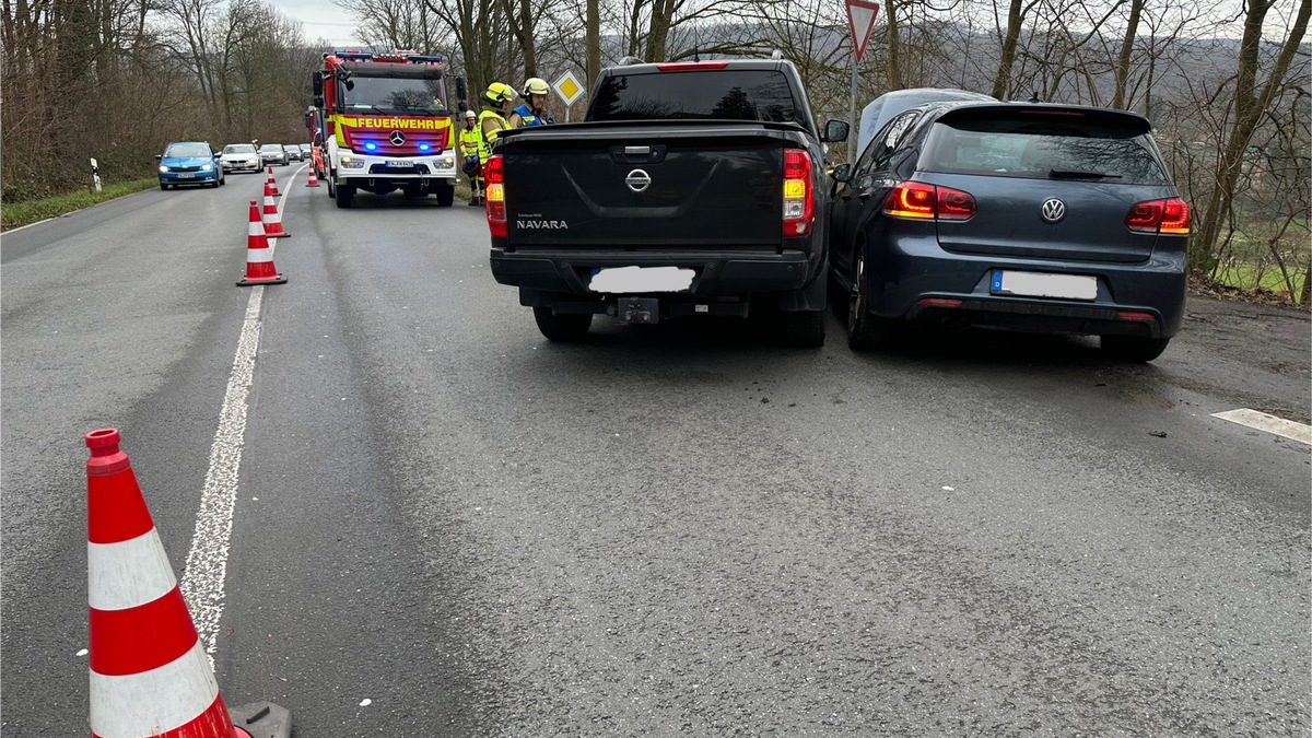 FW-EN: Abbiegeunfall fordert zwei Verletze - Foto: presseportal.de