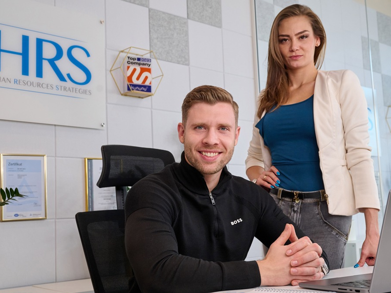 Sabrina Nennemann und Fabian Durek von der SHRS Consulting GmbH: Die wichtigsten Bausteine für den Aufbau einer erfolgreichen Door-to-Door-Agentur - Foto: presseportal.de