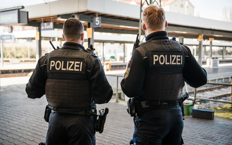 Bundespolizeidirektion München: Hotelzimmerschlüssel entsorgt/ Bundespolizei nimmt Einmietbetrüger fest - Foto: presseportal.de