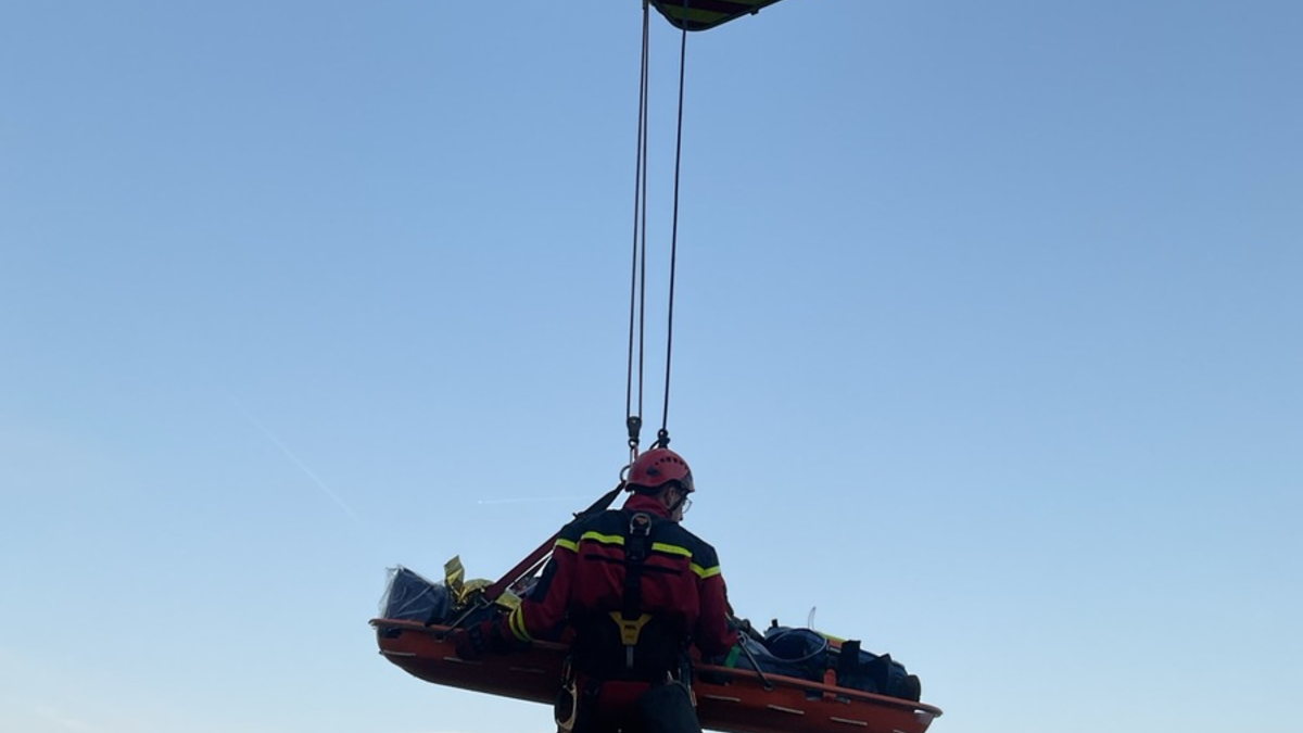 FW-DO: Höhenretter unterstützen bei Menschenrettung in Hamm auf einem Frachtschiff - Foto: presseportal.de