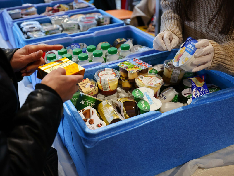 Die Tafeln in Deutschland sind in der Dauerkrise (Archivbild). - Foto: Christian Charisius/dpa