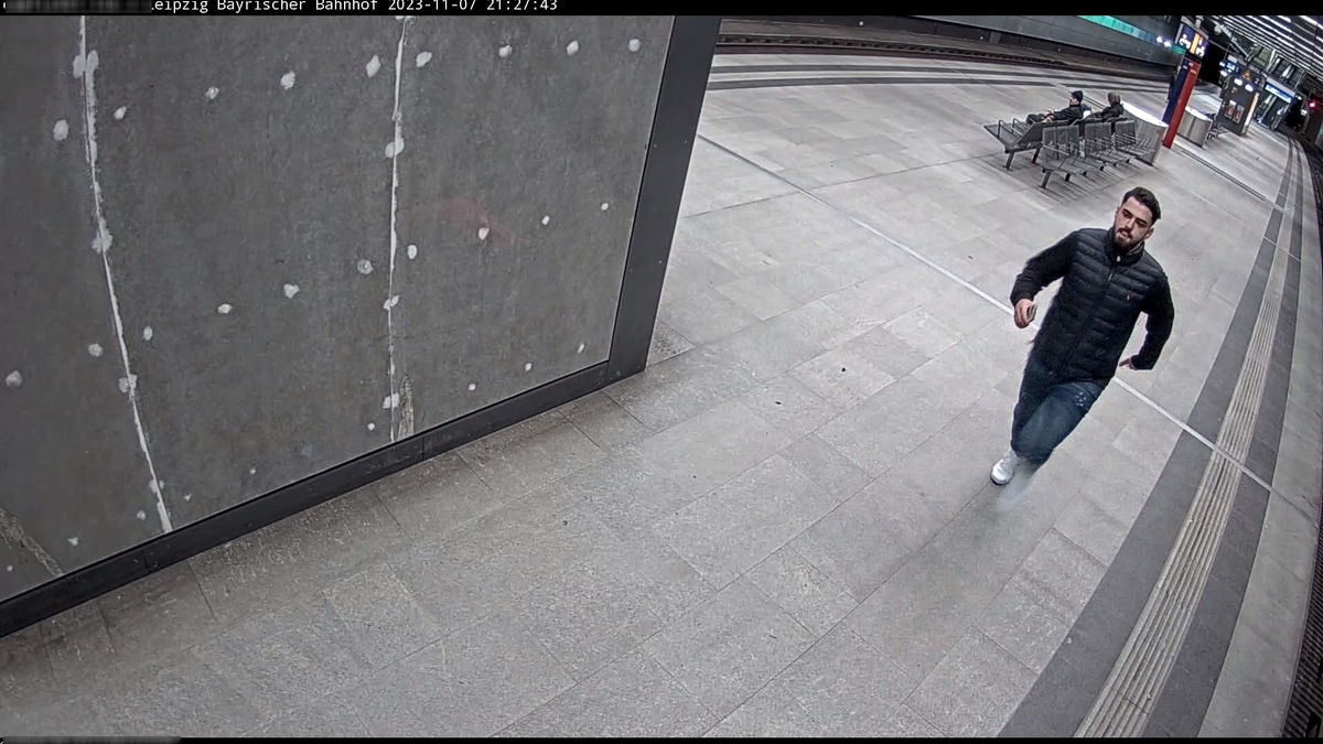 BPOLI L: Nach Schlägen und Tritten - Bundespolizei Leipzig sucht diesen Mann - Foto: presseportal.de